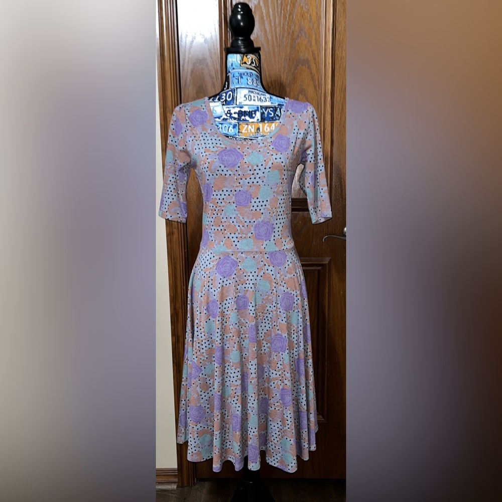Lularoe Grey Dots with floral print- Size Medium. NWOT